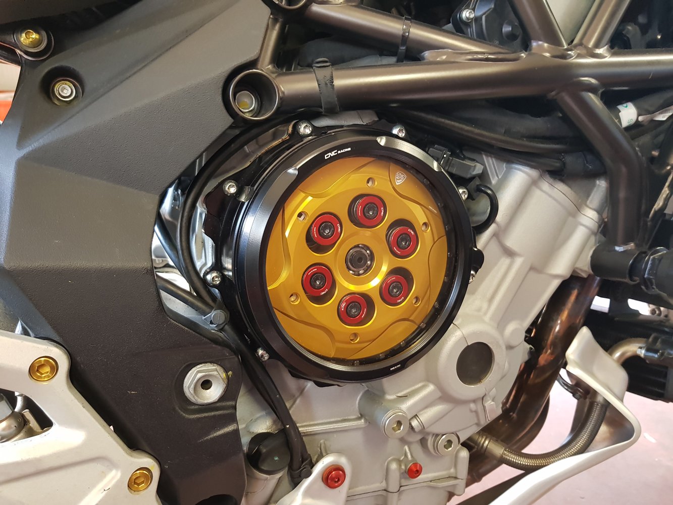 CA300 - CNC RACING MV Agusta Oil Bath Clear Clutch Cover (hydraulic control) – Accessories in the Factory Racing Motorcycle Aftermarket Accessories and Parts Online Shop