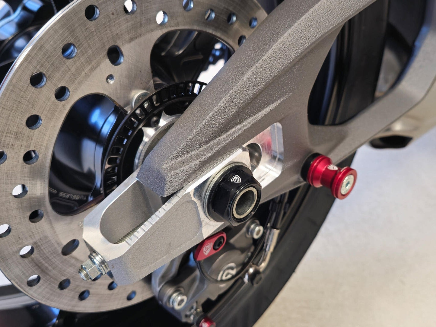 CNC RACING DA407 Ducati Panigale V4 / V4S (2025+) Rear Wheel Axle Nut M25x1,25 – Accessories in the Factory Racing Motorcycle Aftermarket Accessories and Parts Online Shop