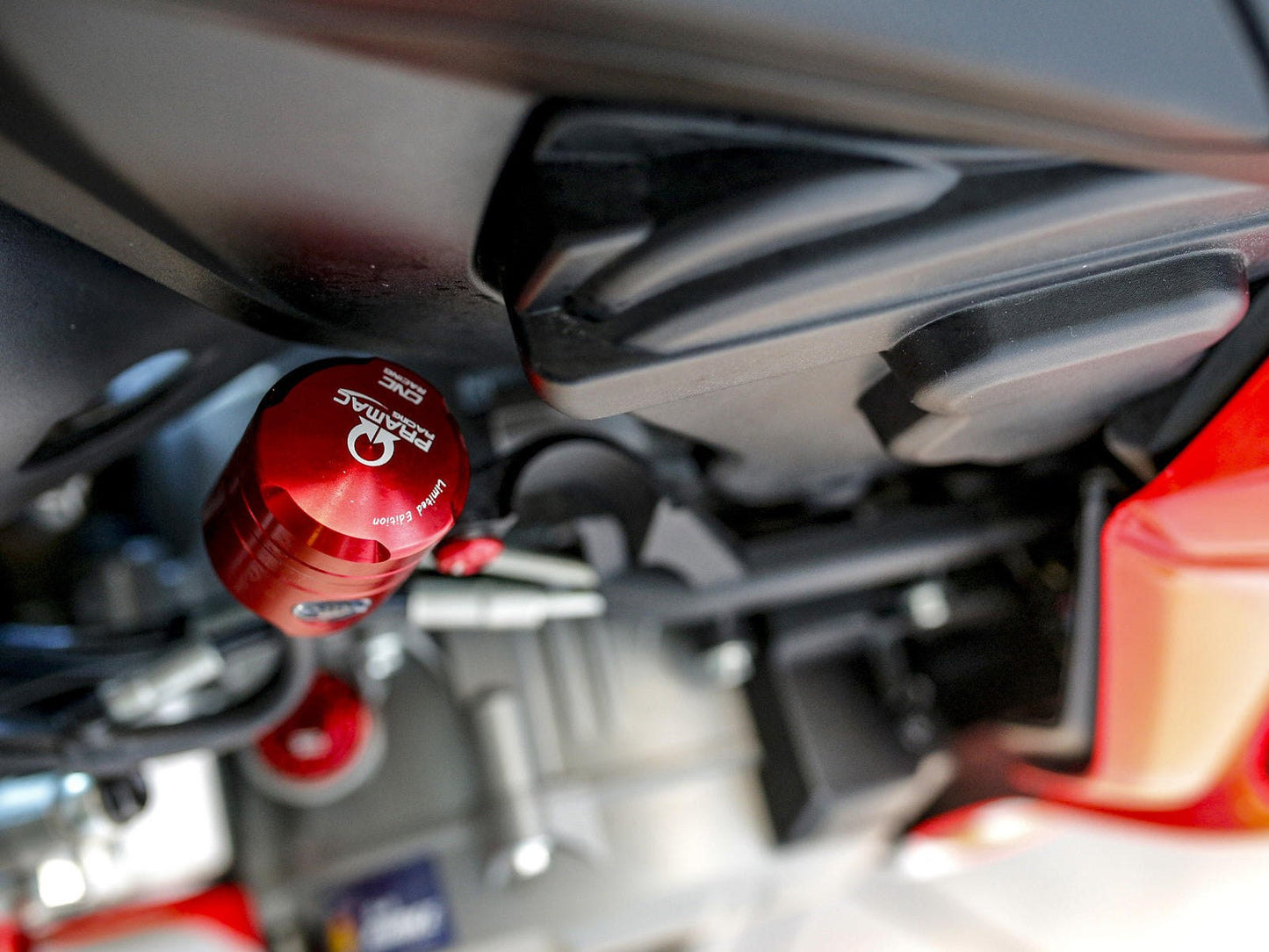 SE700PR - CNC RACING Universal 12 ml Brake / Clutch Fluid Oil Tank (Pramac edition) – Accessories in the Factory Racing Motorcycle Aftermarket Accessories and Parts Online Shop