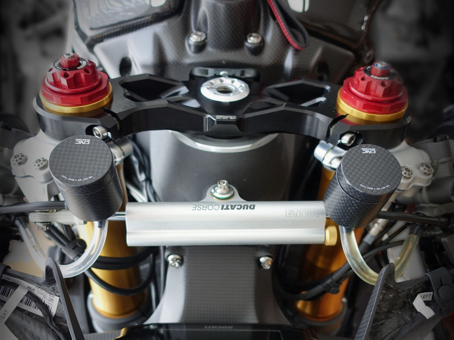 SE801 - CNC RACING Universal 25 ml Carbon Front Brake Fluid Tank – Accessories in the Factory Racing Motorcycle Aftermarket Accessories and Parts Online Shop