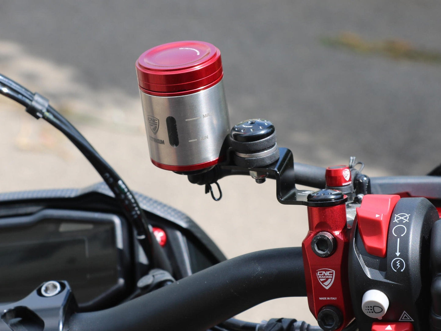 SE901 - CNC RACING Universal 25 ml Front Brake Fluid Tank (titanium) – Accessories in the Factory Racing Motorcycle Aftermarket Accessories and Parts Online Shop