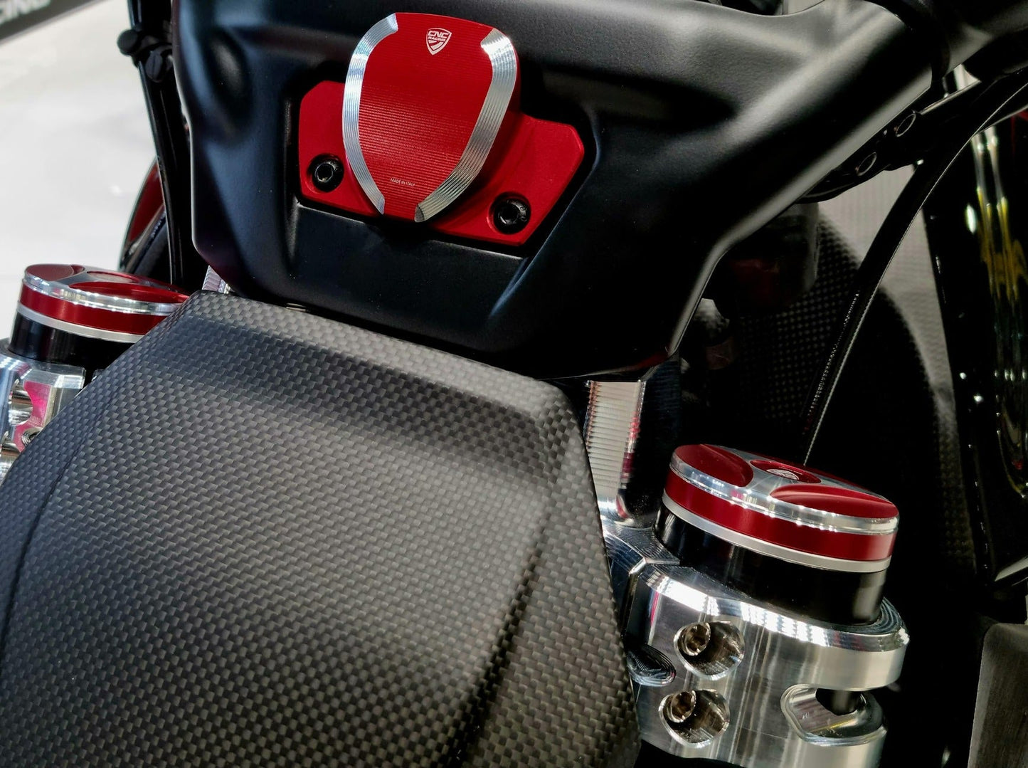 TE202 - CNC RACING Ducati Diavel V4 (2023+) Fork Leg Plug Cover