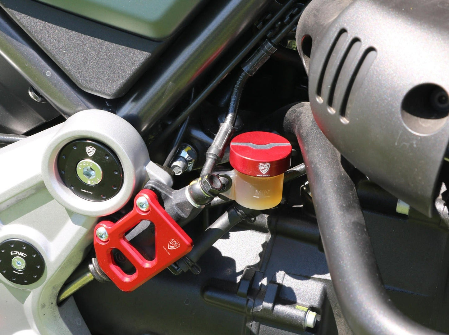 TF253 - CNC RACING Moto Guzzi V100 Mandello / V85 TT Rear Brake Fluid Tank Cap – Accessories in the Factory Racing Motorcycle Aftermarket Accessories and Parts Online Shop