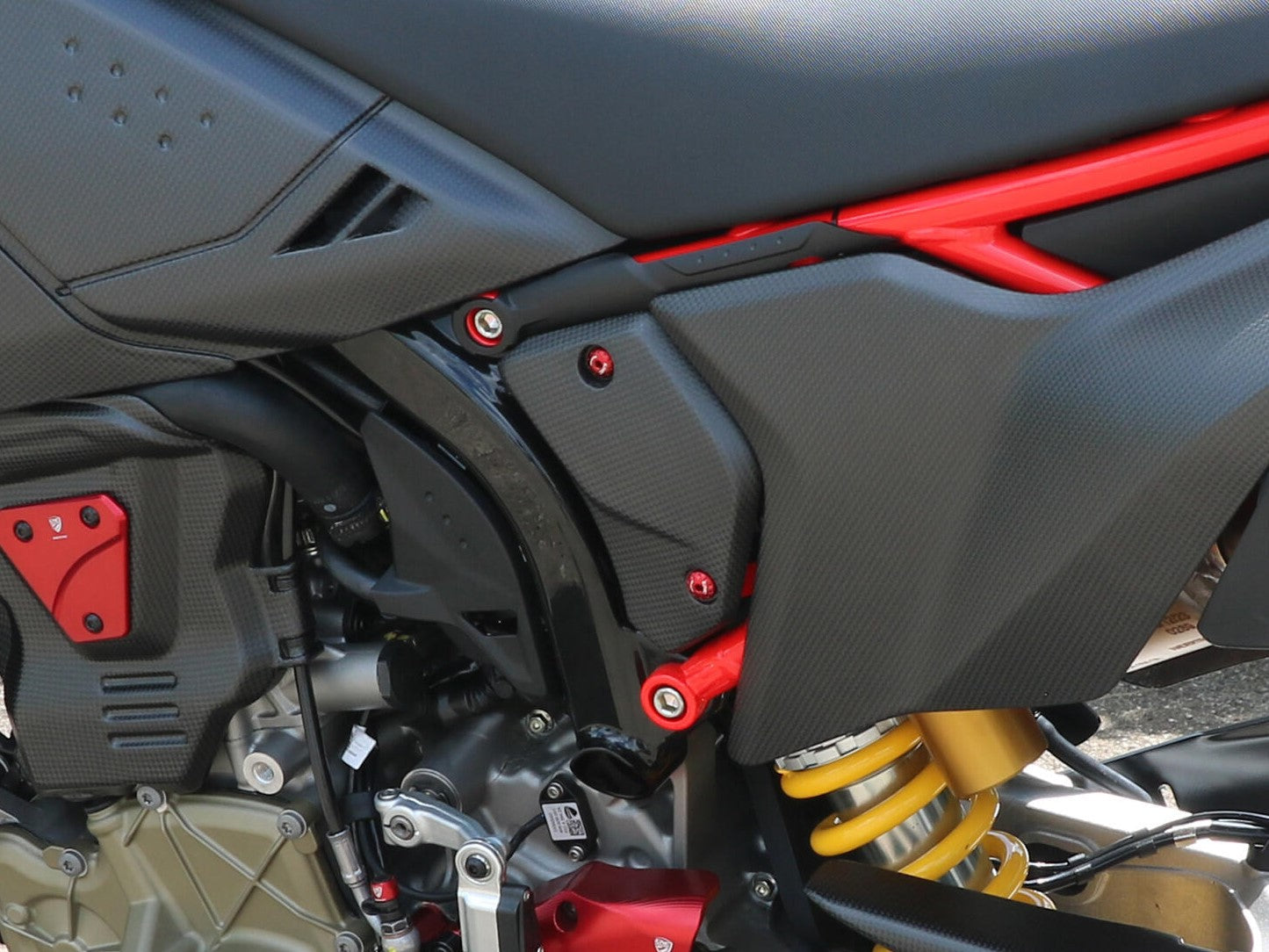 KV484 - CNC RACING Ducati Hypermotard 698 Mono (2024+) Frame Side Covers Screw Kit – Accessories in the Factory Racing Motorcycle Aftermarket Accessories and Parts Online Shop