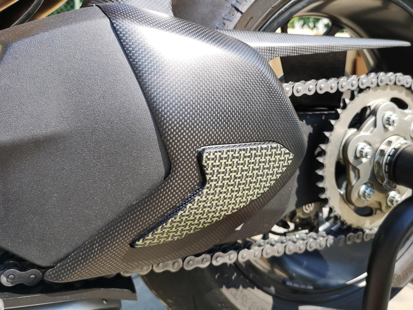 ZA865 - CNC RACING Ducati Panigale V4 (18/24) Carbon & Kevlar Swingarm Cover – Accessories in the Factory Racing Motorcycle Aftermarket Accessories and Parts Online Shop