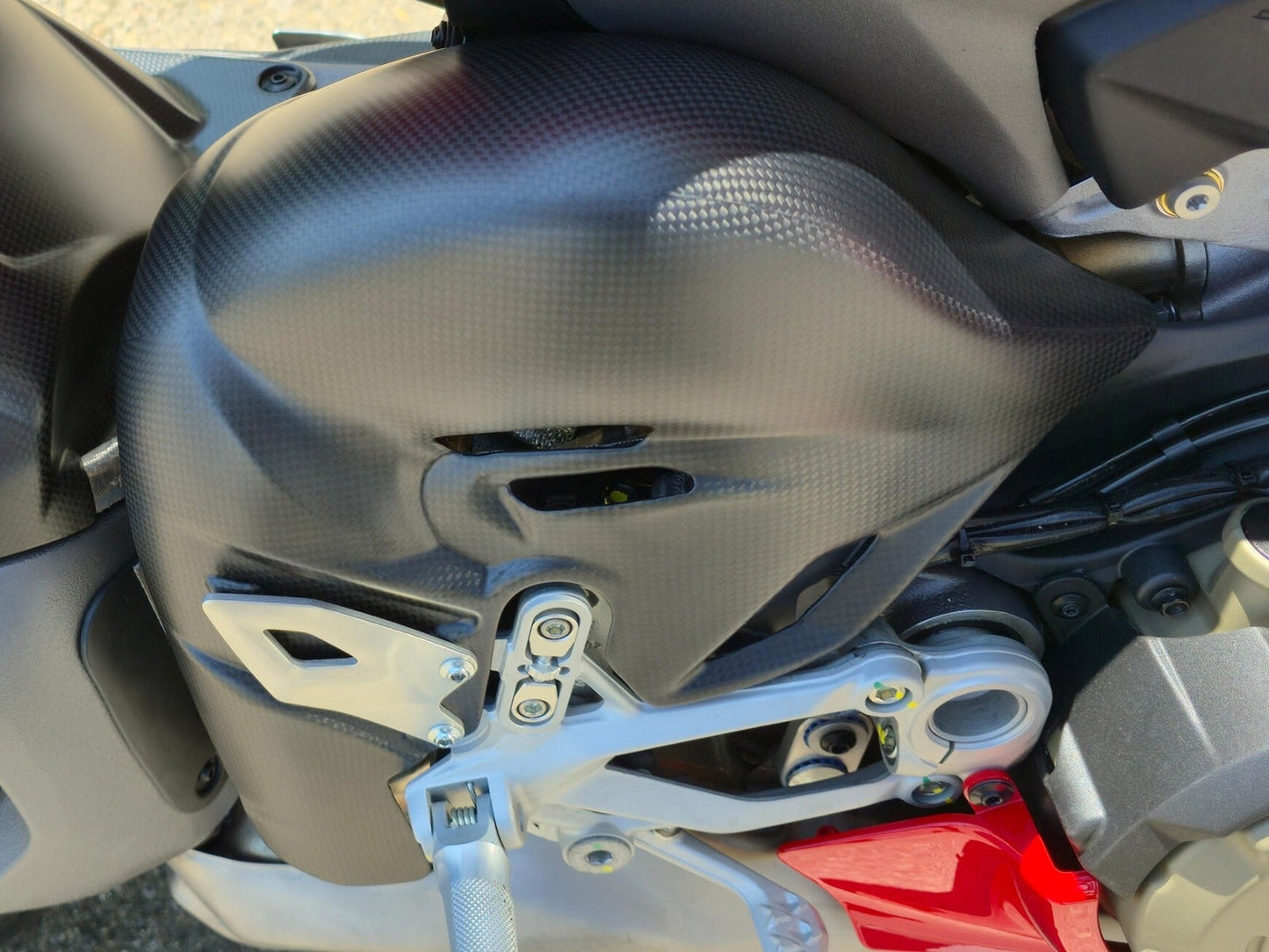 CNC RACING ZA423 Ducati Panigale V4 (2025+) Carbon Exhaust Pipes Heat Guard – Accessories in the Factory Racing Motorcycle Aftermarket Accessories and Parts Online Shop