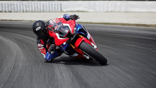 Honda CBR1000RR-R (2020) Review