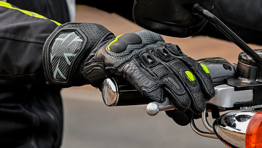 How to Choose the Right Motorcycle Gloves