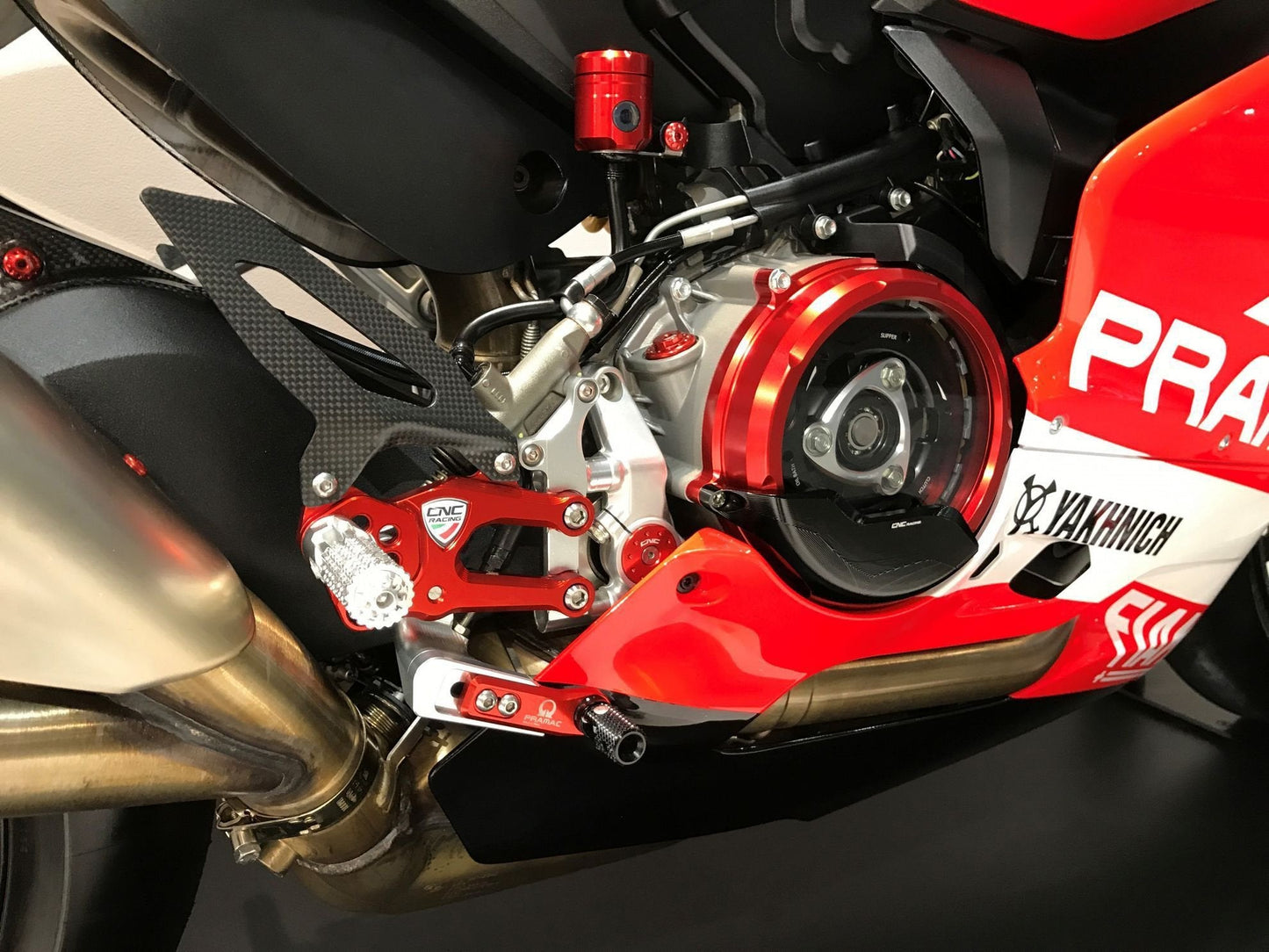 CA200 - CNC RACING Ducati Panigale 959 / 1299 / 1199 (12/19) Clear Clutch Cover – Accessories in the Factory Racing Motorcycle Aftermarket Accessories and Parts Online Shop