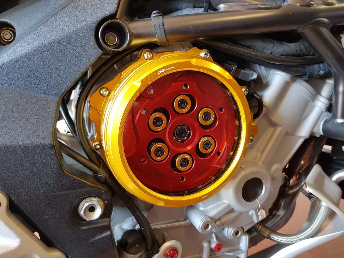 CA300 - CNC RACING MV Agusta Oil Bath Clear Clutch Cover (hydraulic control) – Accessories in the Factory Racing Motorcycle Aftermarket Accessories and Parts Online Shop