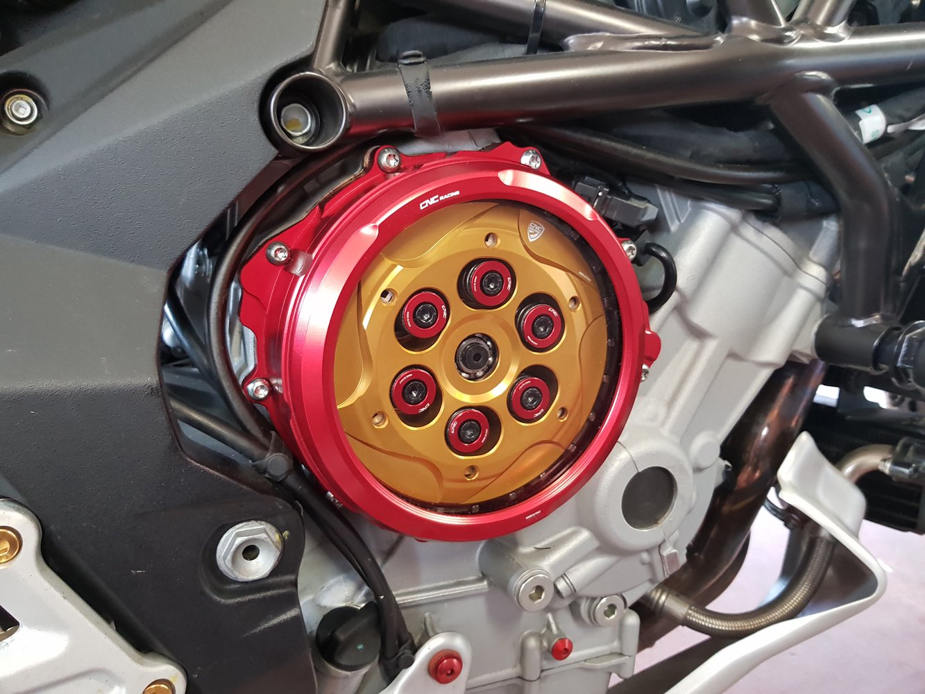 CA300 - CNC RACING MV Agusta Oil Bath Clear Clutch Cover (hydraulic control) – Accessories in the Factory Racing Motorcycle Aftermarket Accessories and Parts Online Shop