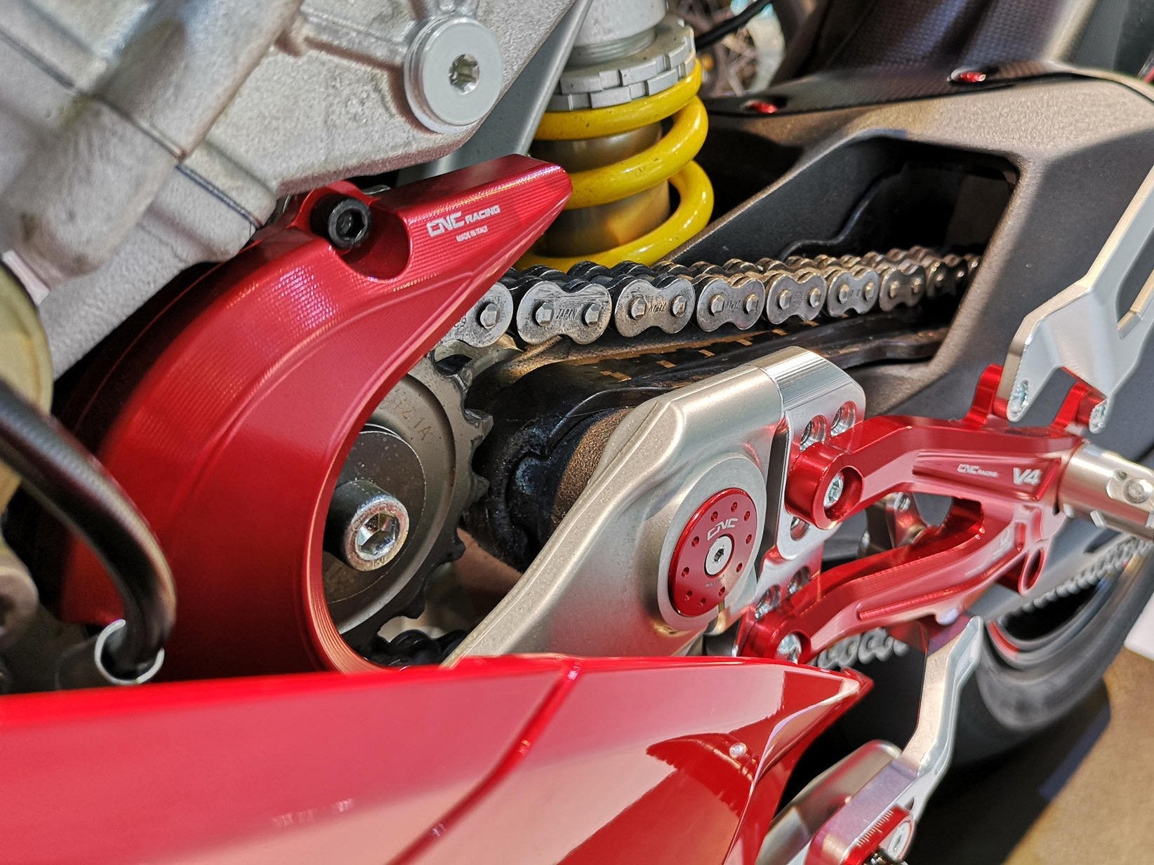 CP172 - CNC RACING Ducati Panigale V4 / Streetfighter V4 Front Sprocket Cover – Accessories in the Factory Racing Motorcycle Aftermarket Accessories and Parts Online Shop