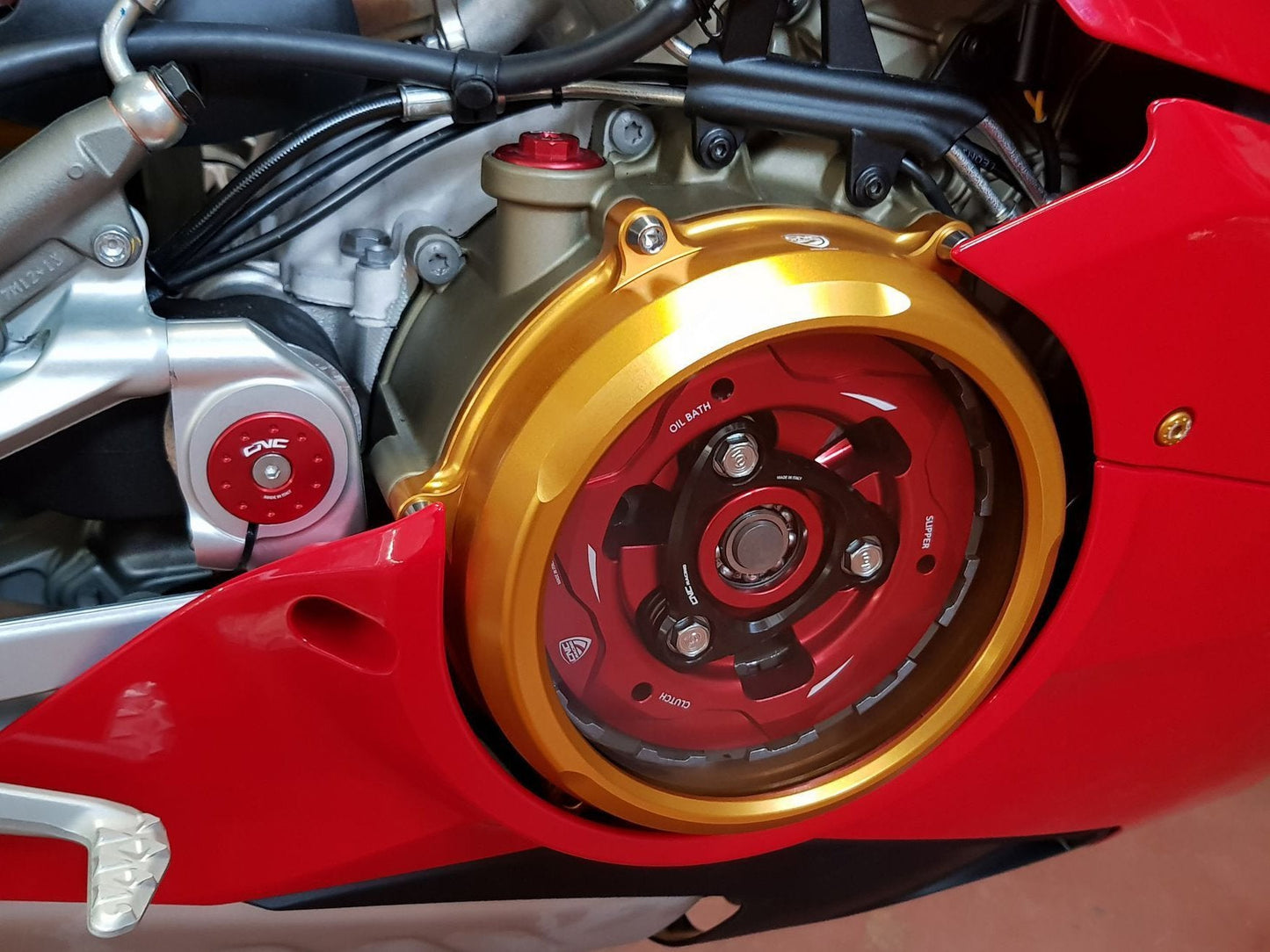 CA210 - CNC RACING Ducati Panigale V4 (2018+) Oil Bath Clear Clutch Cover – Accessories in the Factory Racing Motorcycle Aftermarket Accessories and Parts Online Shop