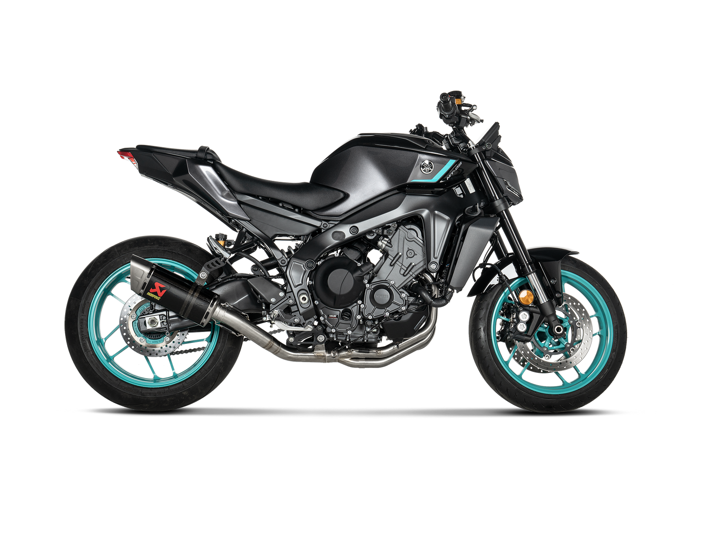AKRAPOVIC S-Y9R18-APC Yamaha MT-09 / FZ-09 (2025+) Exhaust System "Racing Line" (carbon) – Accessories in the 2WheelsHero Motorcycle Aftermarket Accessories and Parts Online Shop