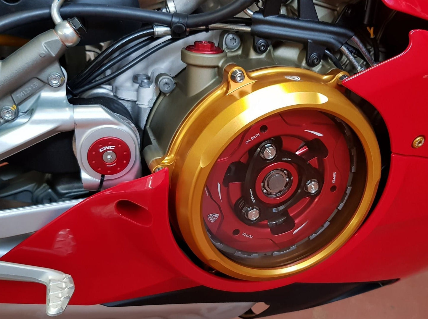 CA210 - CNC RACING Ducati Panigale V4 (2018+) Oil Bath Clear Clutch Cover – Accessories in the Factory Racing Motorcycle Aftermarket Accessories and Parts Online Shop