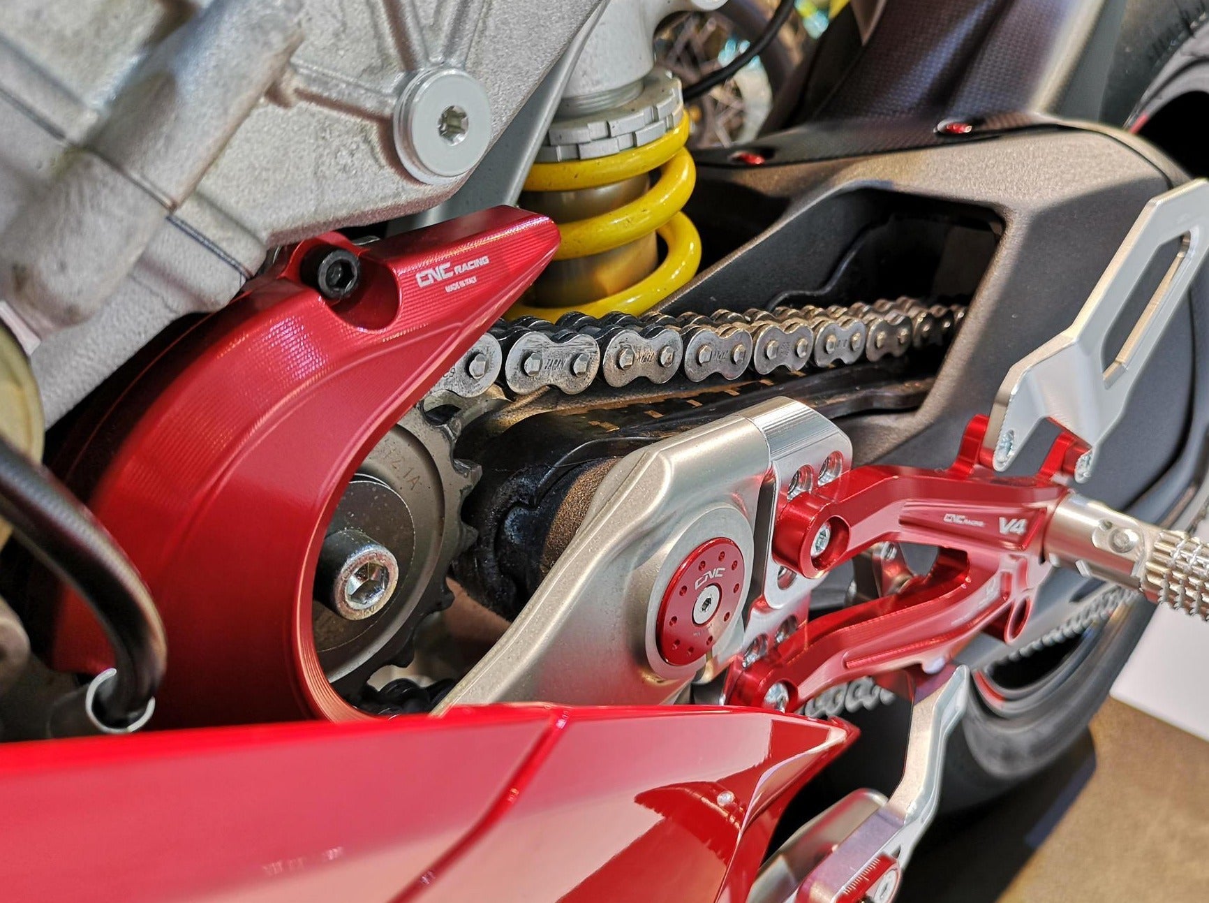 CP172 - CNC RACING Ducati Panigale V4 / Streetfighter V4 Front Sprocket Cover – Accessories in the Factory Racing Motorcycle Aftermarket Accessories and Parts Online Shop