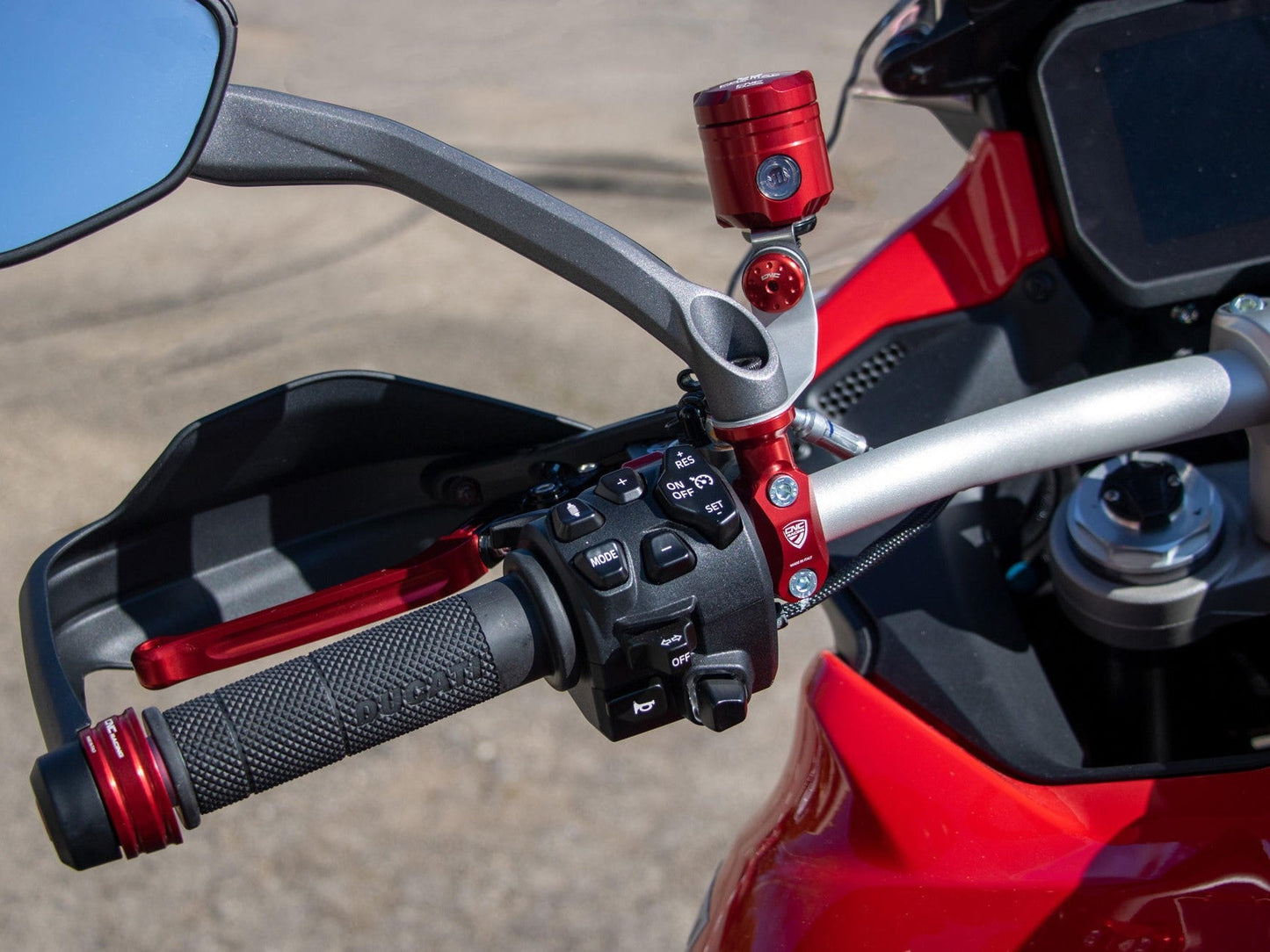 CV020 - CNC RACING Ducati Multistrada V4 (2021+) Master Cylinder Clamp (left) – Accessories in the Factory Racing Motorcycle Aftermarket Accessories and Parts Online Shop