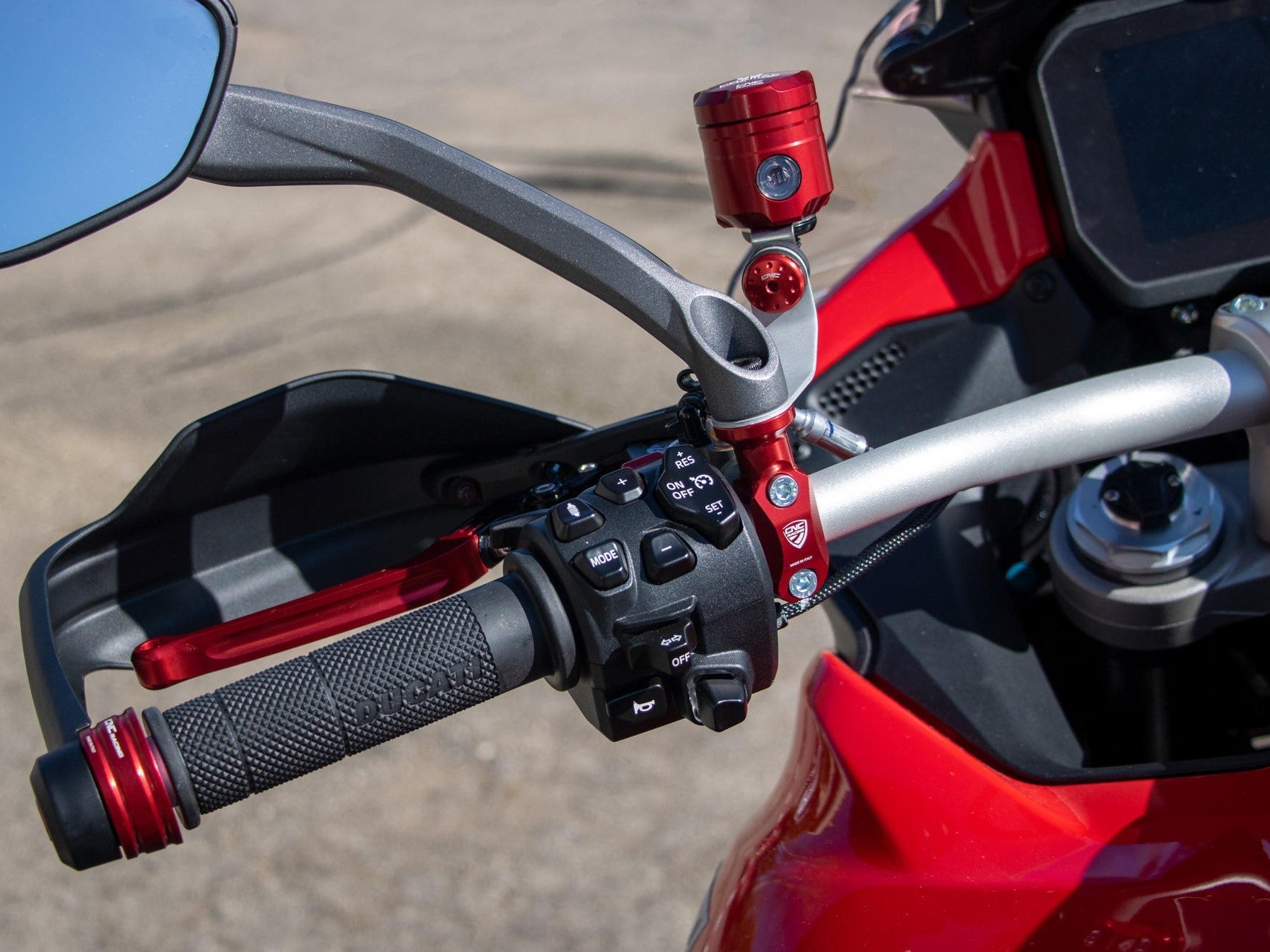 CV020 - CNC RACING Ducati Multistrada V4 (2021+) Master Cylinder Clamp (left) – Accessories in the Factory Racing Motorcycle Aftermarket Accessories and Parts Online Shop