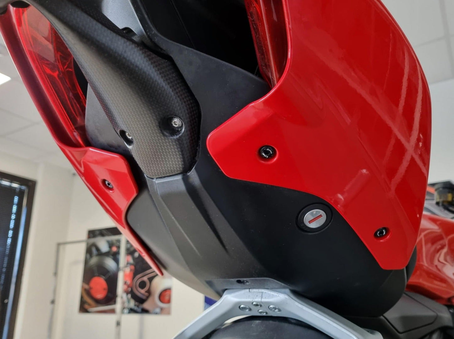 KV475 - CNC RACING Ducati Streetfighter V4 / V2 (2020+) Undertail Screws