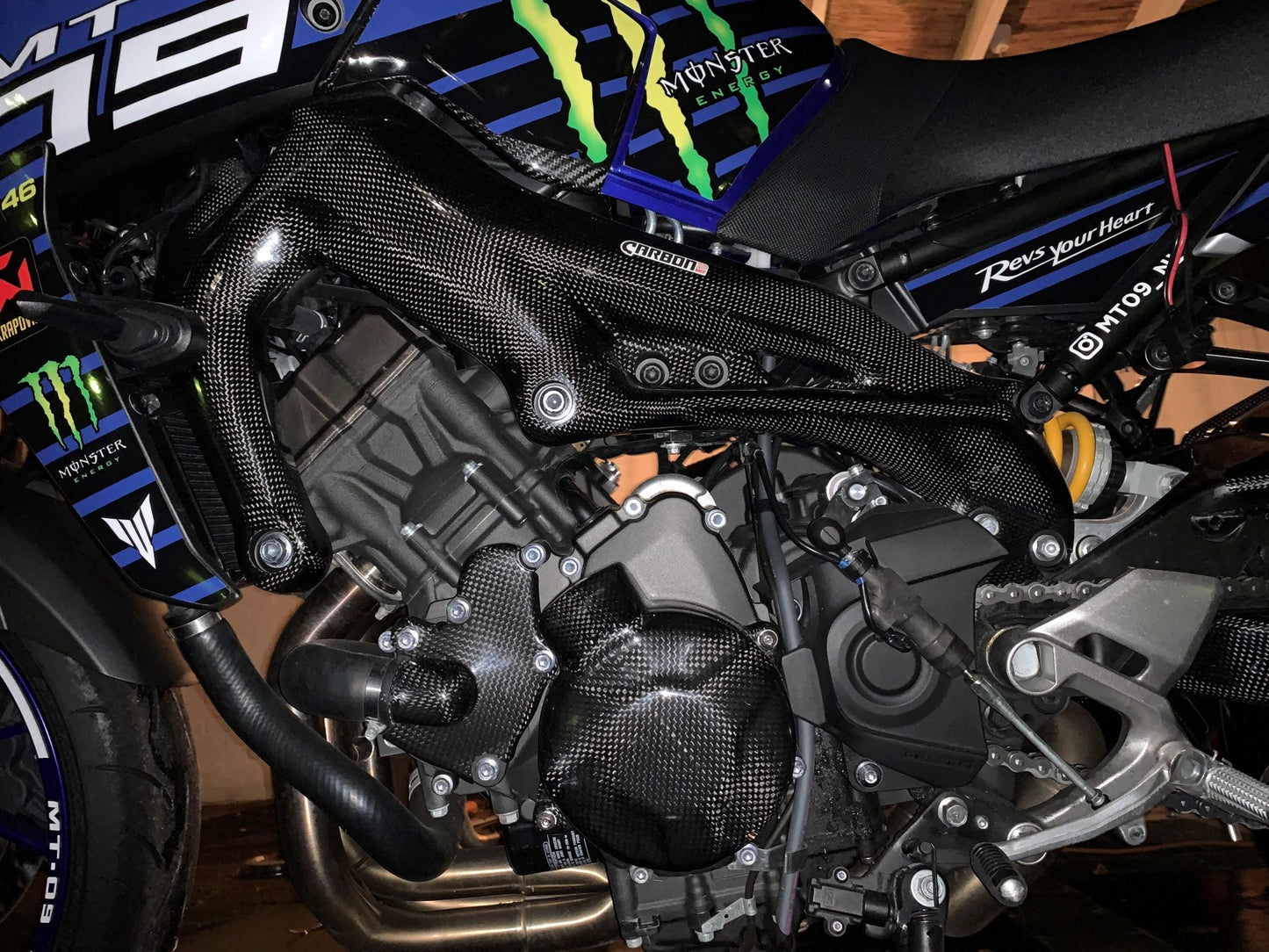 CARBON2RACE Yamaha Tracer 900 (15/17) Carbon Engine Case Covers