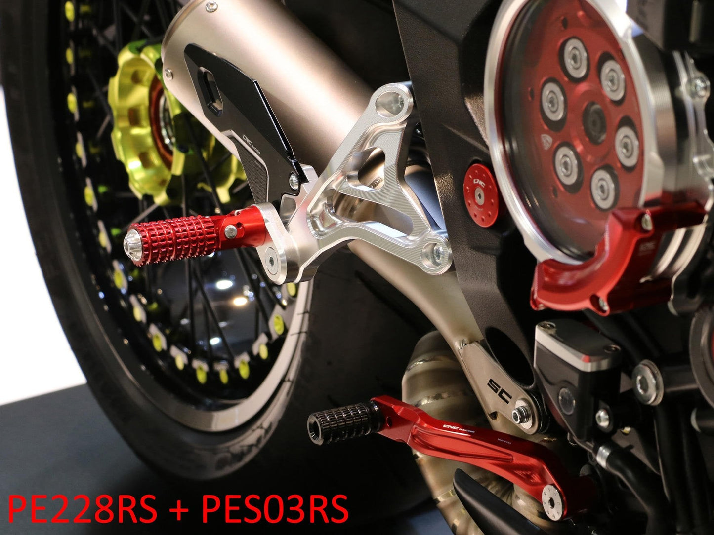 PE228 - CNC RACING MV Agusta Dragster 800 RR/RC Adjustable Rearset