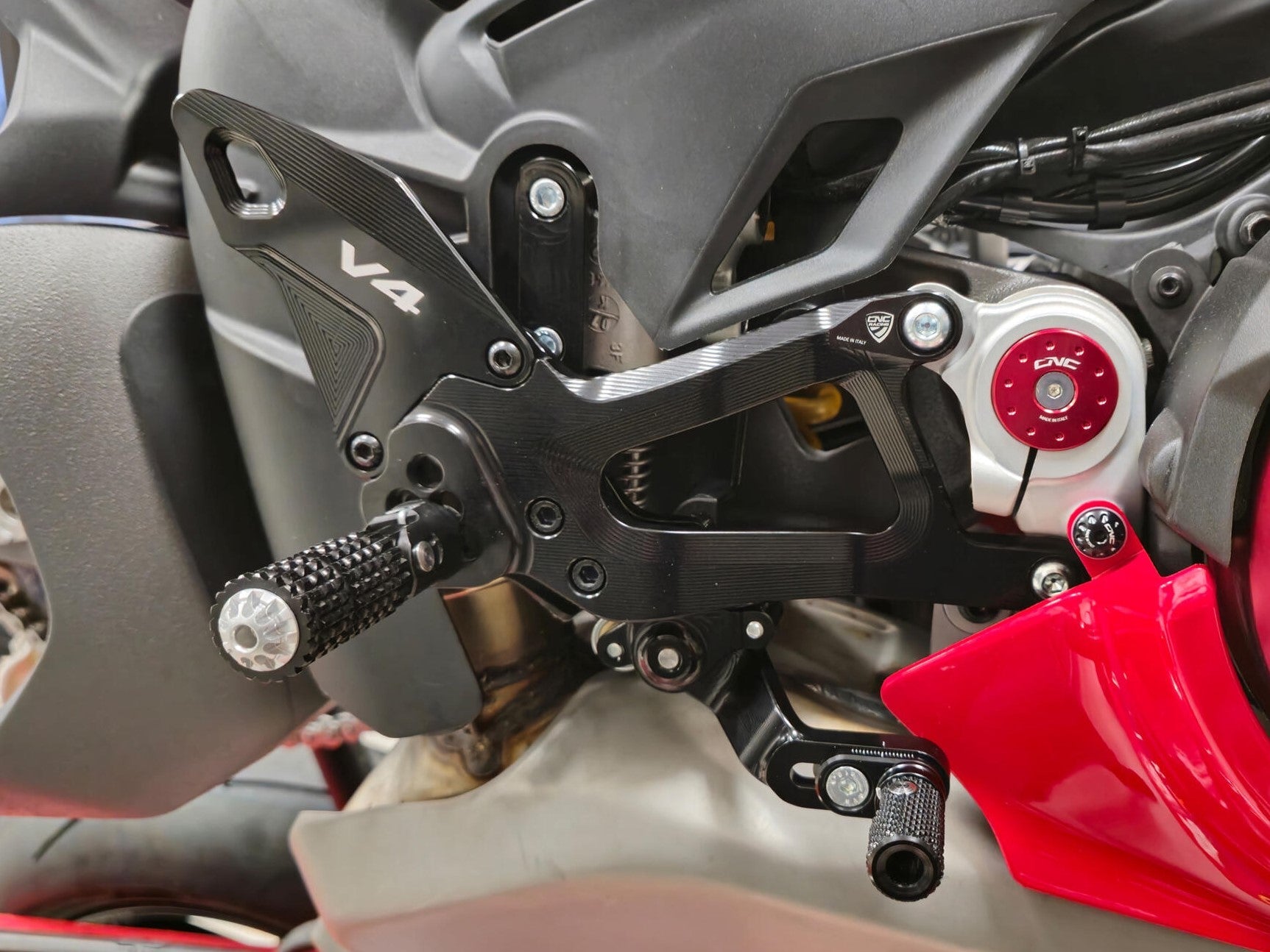 CNC RACING PE414 Ducati Panigale V4 / V4S (2025+) Adjustable Rearsets – Accessories in the Factory Racing Motorcycle Aftermarket Accessories and Parts Online Shop