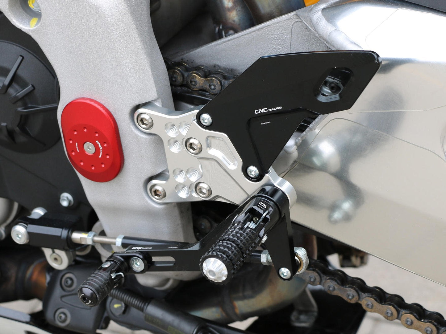 PE501 - CNC RACING Aprilia RSV4 / Tuono V4 (2017+) Adjustable Rearset – Accessories in the Factory Racing Motorcycle Aftermarket Accessories and Parts Online Shop