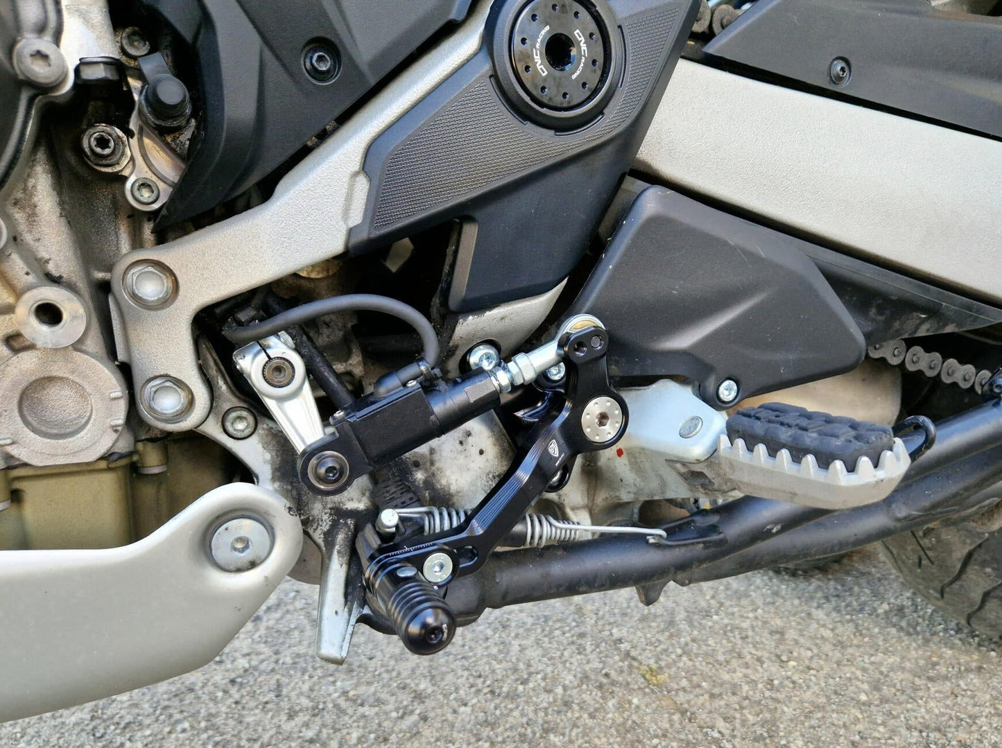 PEC06 - CNC RACING Ducati Multistrada V4 / V4S / Pikes Peak (2021+) Gear Lever "Slide" – Accessories in the Factory Racing Motorcycle Aftermarket Accessories and Parts Online Shop