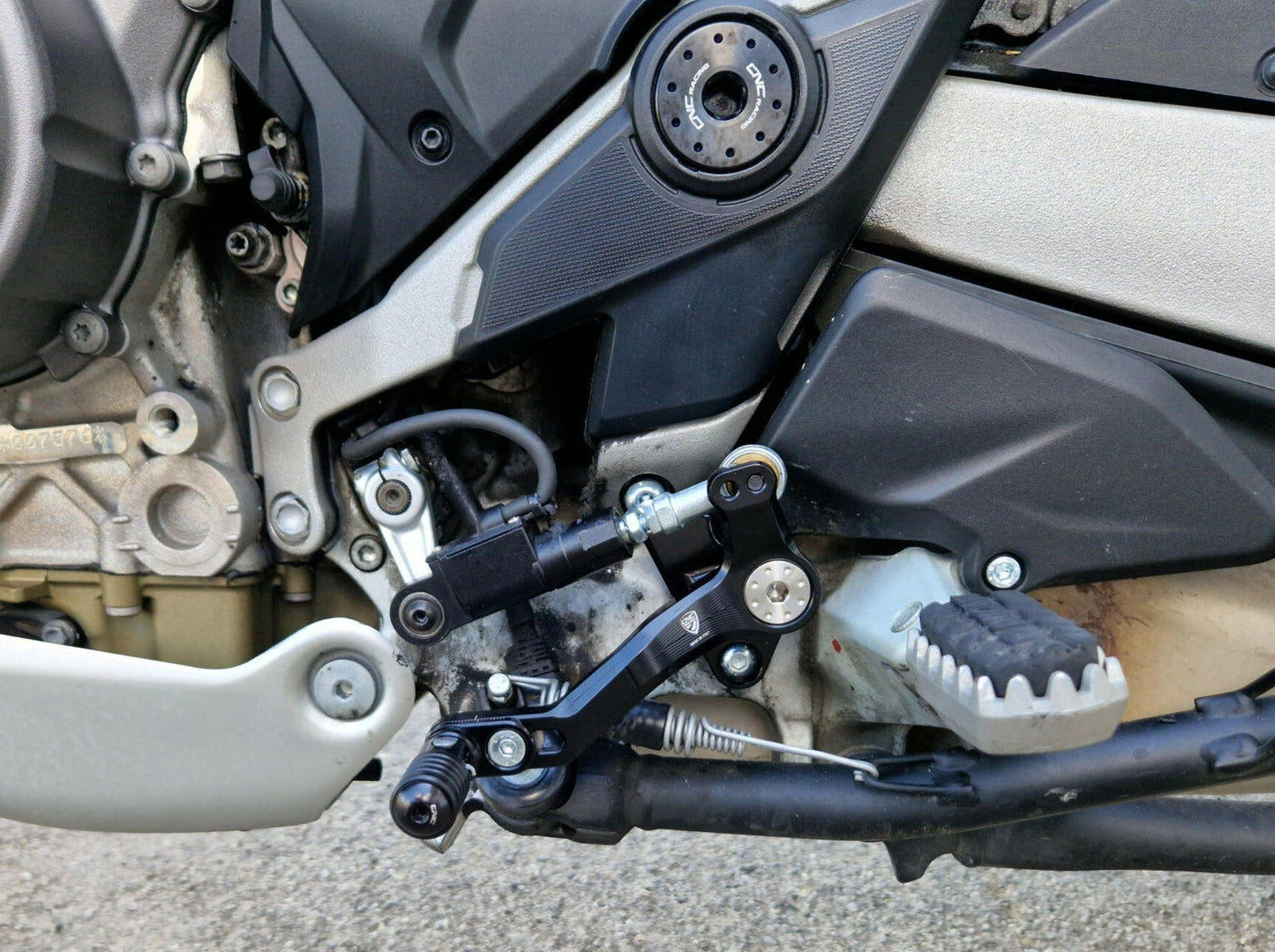 PEC06 - CNC RACING Ducati Multistrada V4 / V4S / Pikes Peak (2021+) Gear Lever "Slide" – Accessories in the Factory Racing Motorcycle Aftermarket Accessories and Parts Online Shop