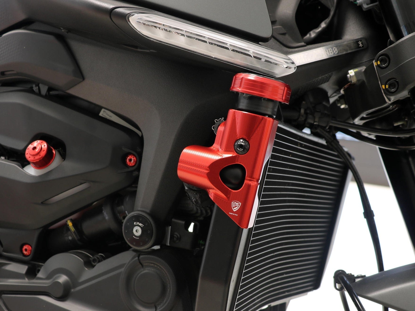 Monster 用CNC Racing Engine side covers Monster 用CNC Racing Engine side covers 商品の状態 【公式通販】