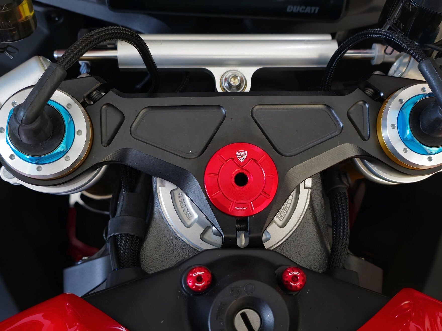 PSA51 - CNC RACING Ducati Streetfighter V2 / V4 / Panigale V4 Top Steering Plate Nut Cap – Accessories in the Factory Racing Motorcycle Aftermarket Accessories and Parts Online Shop