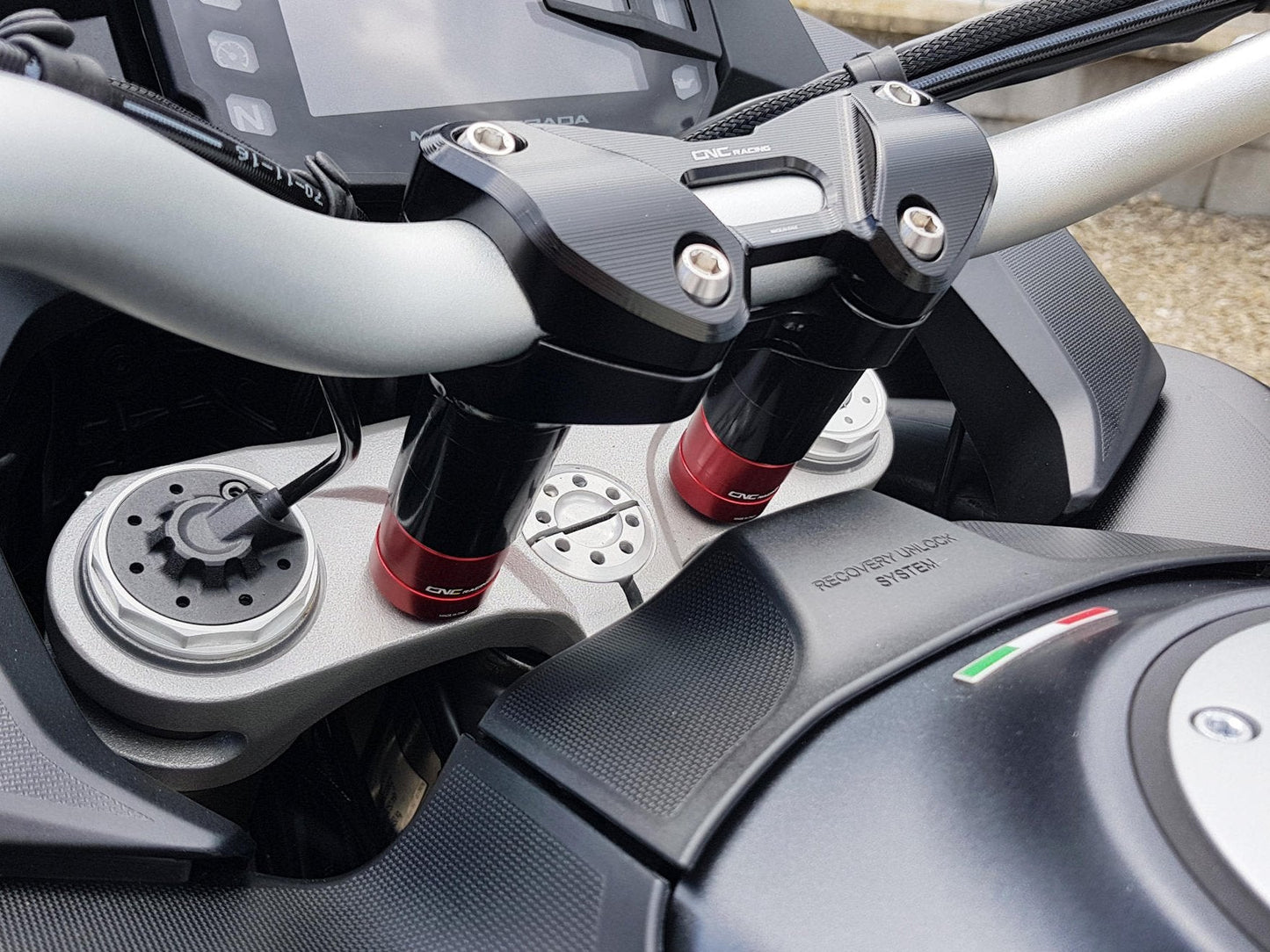 RM251 - CNC RACING Ducati Multistrada (2015+) Handlebar Clamp (full kit) – Accessories in the Factory Racing Motorcycle Aftermarket Accessories and Parts Online Shop