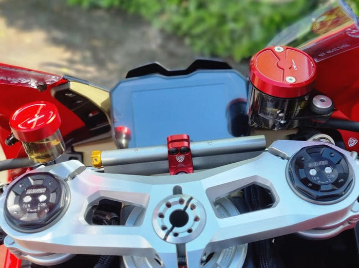 Ducati Panigale V4 (18/24) OHLINS Steering Damper + CNC RACING Mounting Kit – Accessories in the Factory Racing Motorcycle Aftermarket Accessories and Parts Online Shop