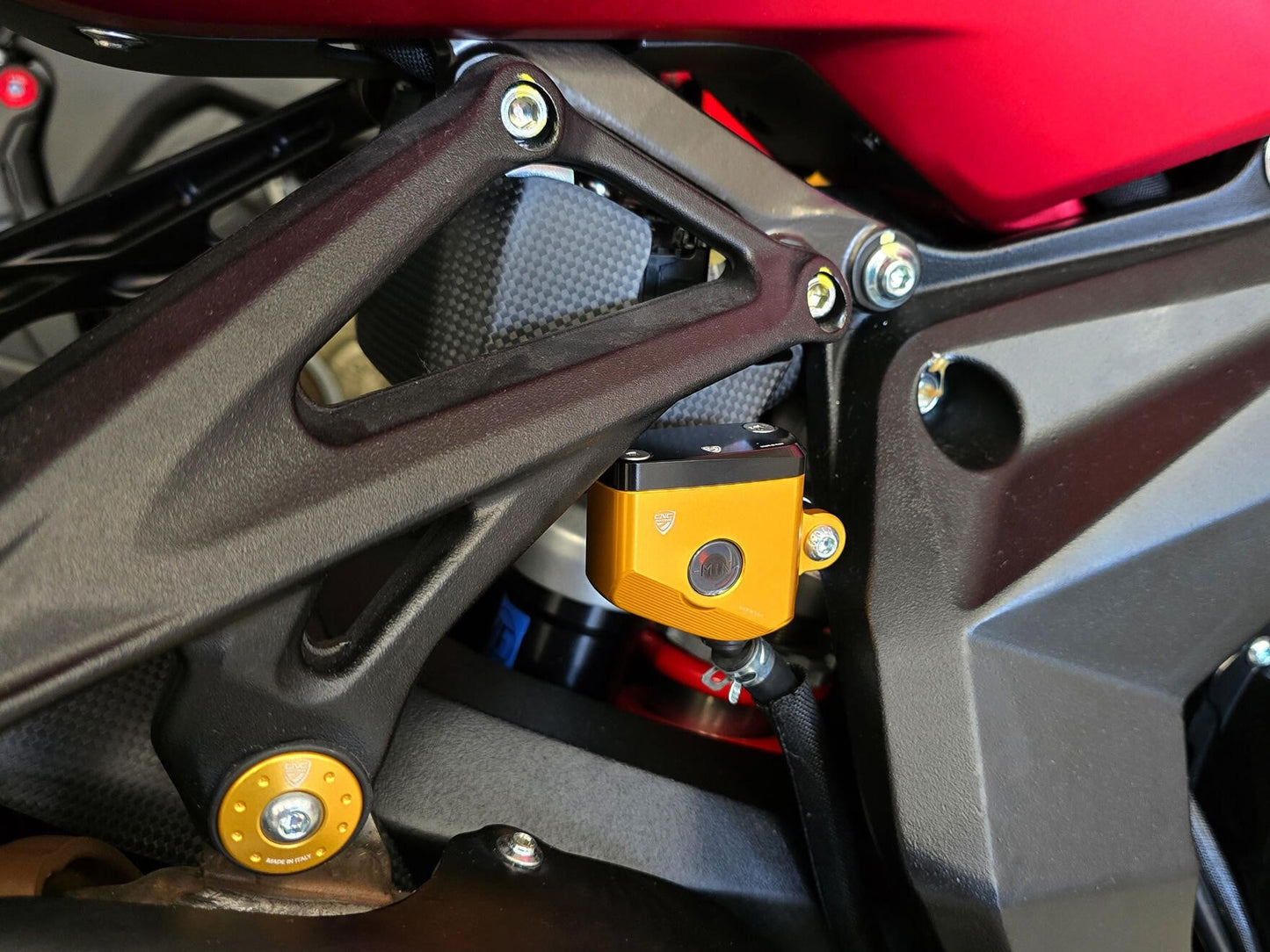 SEB26 - CNC RACING MV Agusta 20 ml Rear Brake Fluid Tank (only body) – Accessories in the Factory Racing Motorcycle Aftermarket Accessories and Parts Online Shop