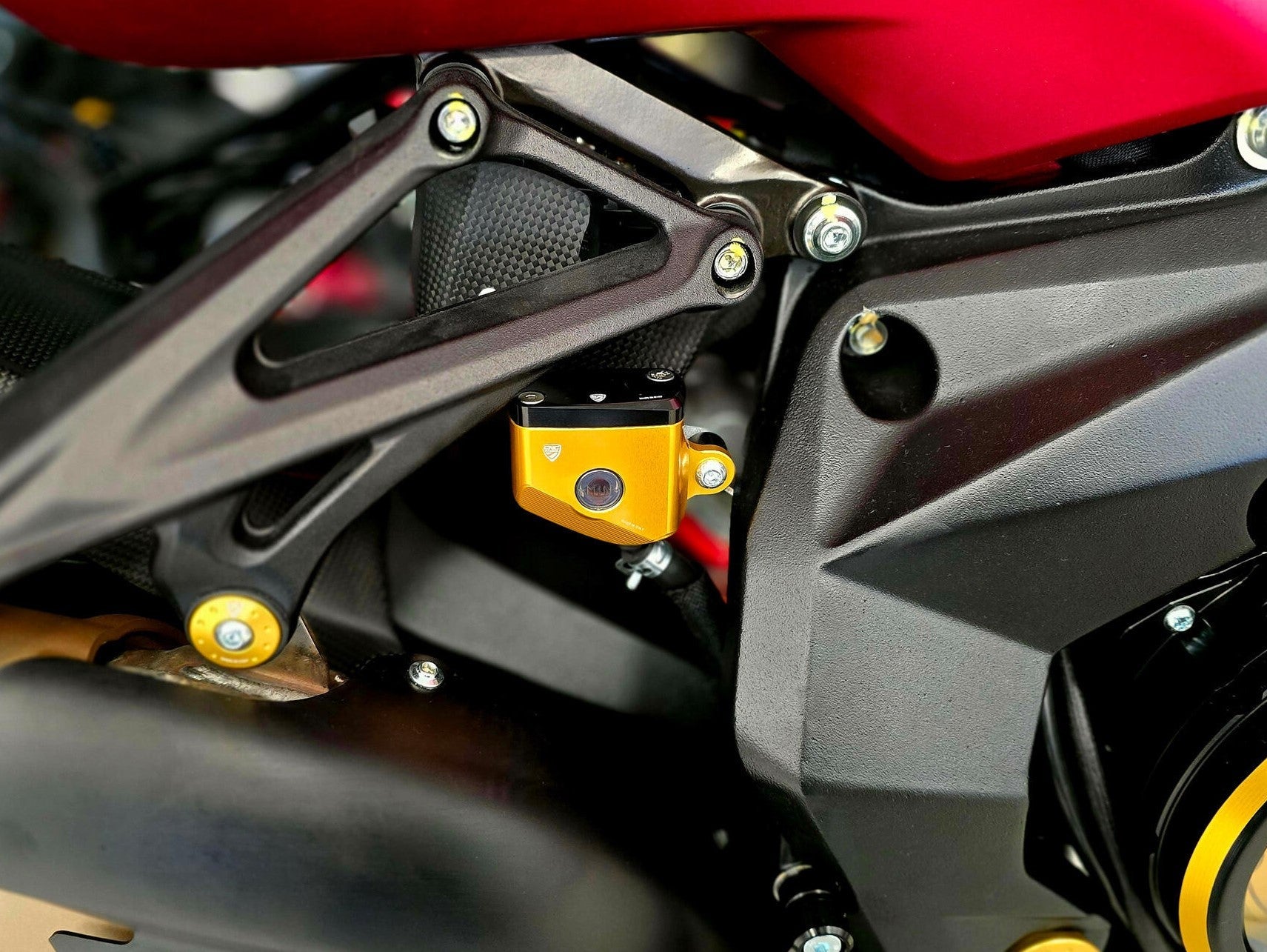 SEB26 - CNC RACING MV Agusta 20 ml Rear Brake Fluid Tank (only body) – Accessories in the Factory Racing Motorcycle Aftermarket Accessories and Parts Online Shop