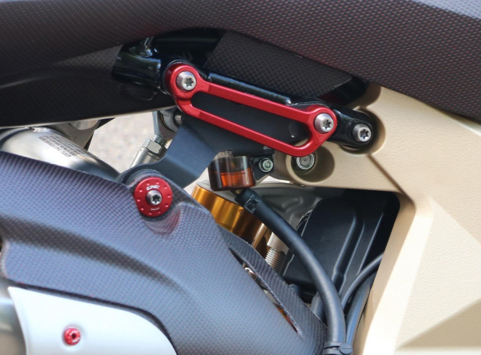 PET51 - CNC RACING MV Agusta Brutale 1000 RR Rear Footrest Removal Plates – Accessories in the Factory Racing Motorcycle Aftermarket Accessories and Parts Online Shop