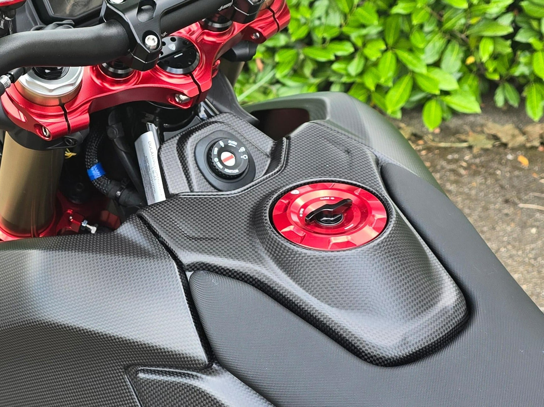 ZA269 - CNC RACING Ducati Hypermotard 698 Mono (2024+) Carbon Fuel Tank Top Сover – Accessories in the Factory Racing Motorcycle Aftermarket Accessories and Parts Online Shop