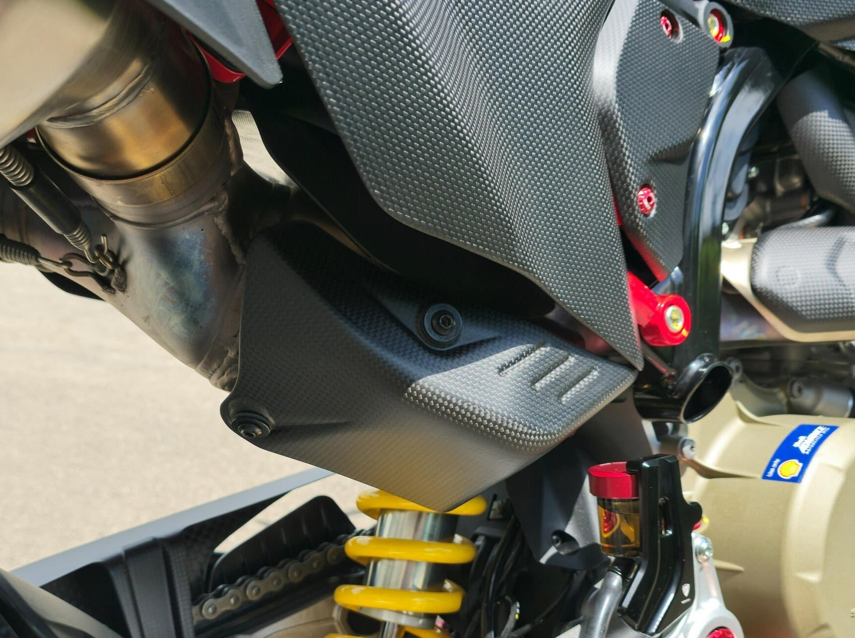 ZA276 - CNC RACING Ducati Hypermotard 698 Mono (2024+) Carbon Exhaust Pipe Rear Heat Guard – Accessories in the Factory Racing Motorcycle Aftermarket Accessories and Parts Online Shop