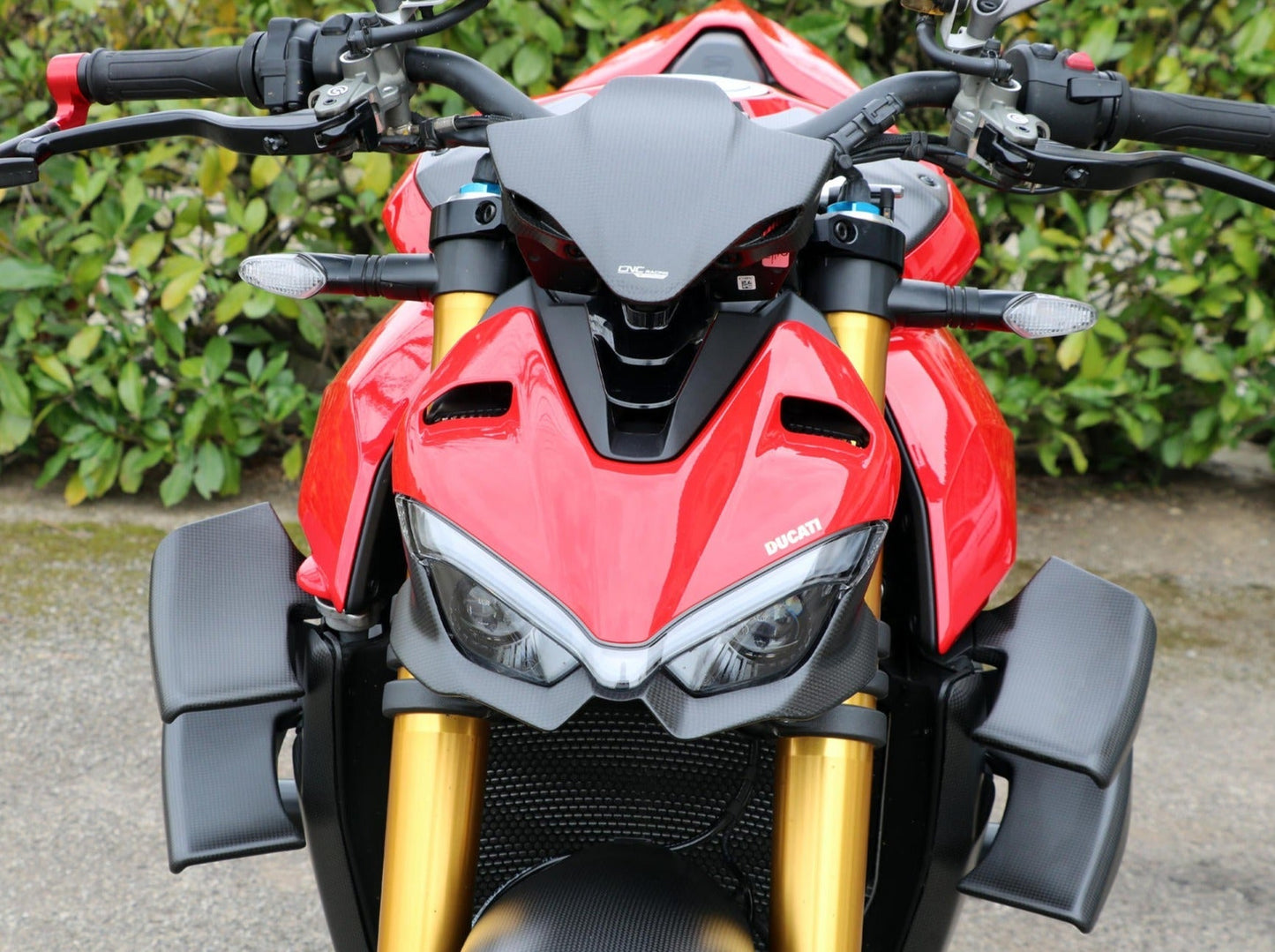 ZA301 - CNC RACING Ducati Streetfighter V4/V2 Carbon Headlight Fairing (lower)
