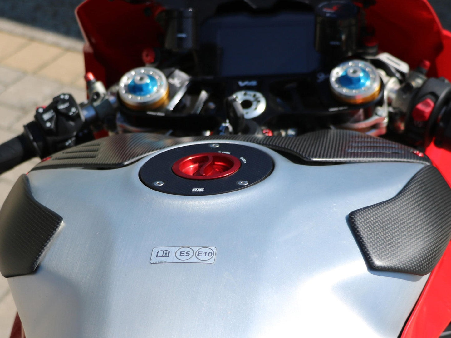 ZP112 - CNC RACING Ducati Panigale V4 / Streetfighter Carbon Fuel Tank Sliders