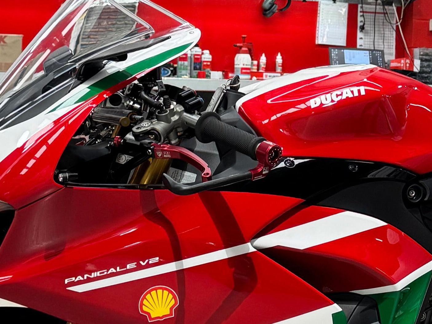 LCR12TB - CNC RACING Ducati / Aprilia / MV Agusta Clutch Lever Race (Troy Bayliss edition) – Accessories in the Factory Racing Motorcycle Aftermarket Accessories and Parts Online Shop