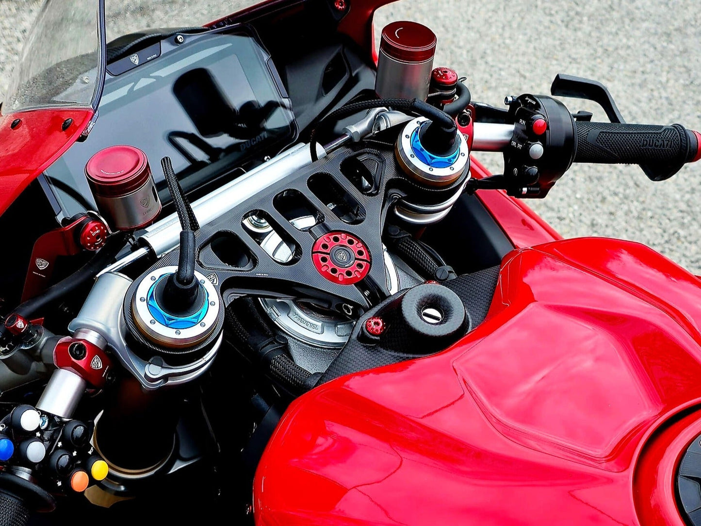 CNC RACING ZA414 Ducati Panigale V4 (2025+) Carbon Ignition Switch Cover – Accessories in the Factory Racing Motorcycle Aftermarket Accessories and Parts Online Shop