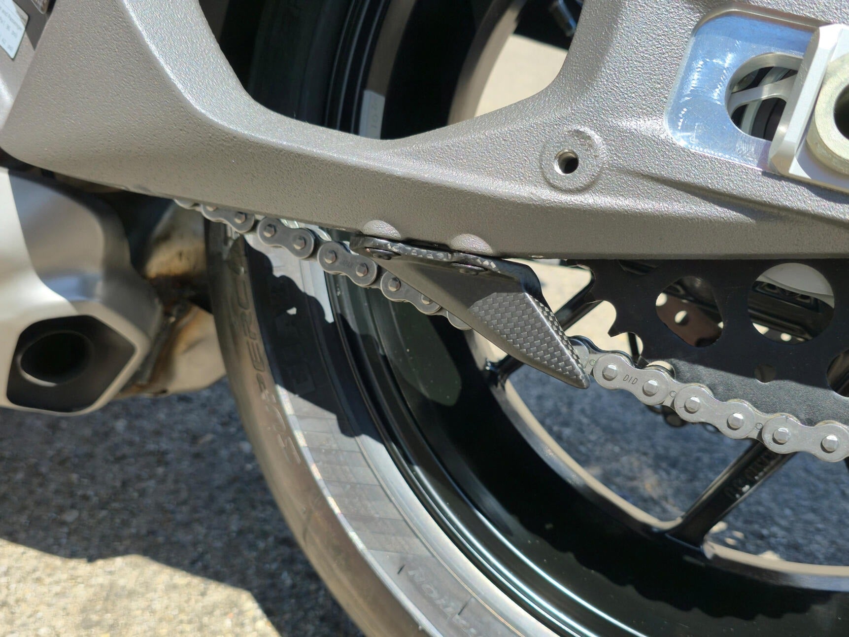 CNC RACING ZA418 Ducati Panigale V4 / Streetfighter V4 (2025+) Carbon Lower Chain Guard – Accessories in the Factory Racing Motorcycle Aftermarket Accessories and Parts Online Shop