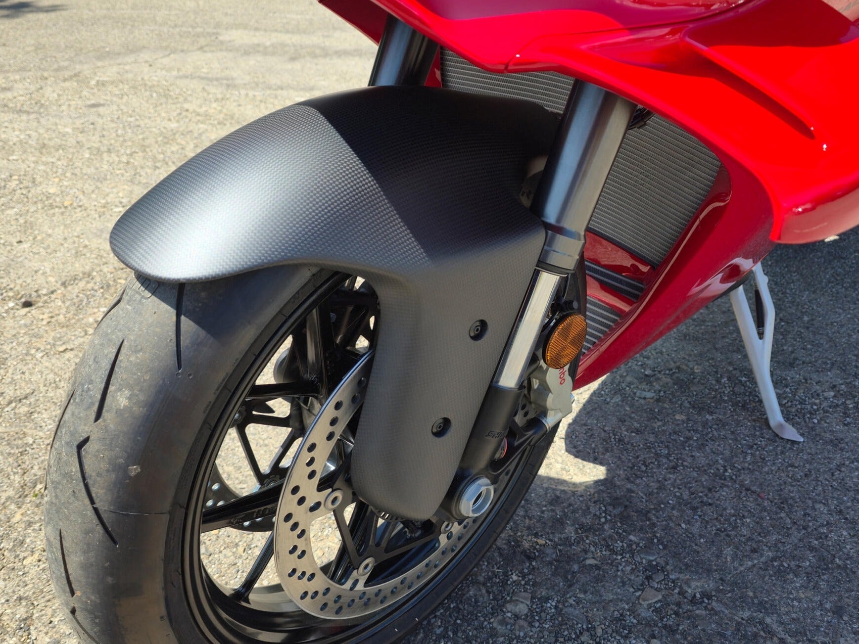 CNC RACING ZA421 Ducati Panigale V4 (2025+) Carbon Front Fender – Accessories in the Factory Racing Motorcycle Aftermarket Accessories and Parts Online Shop
