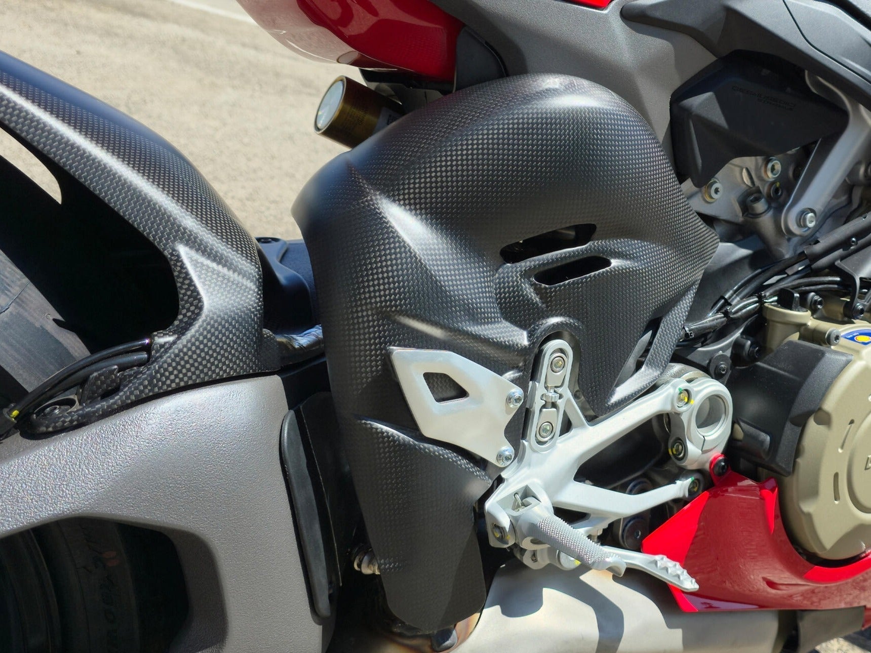 CNC RACING ZA423 Ducati Panigale V4 (2025+) Carbon Exhaust Pipes Heat Guard – Accessories in the Factory Racing Motorcycle Aftermarket Accessories and Parts Online Shop