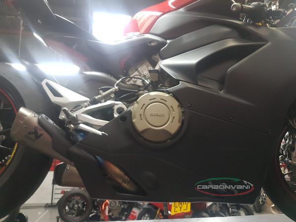 CARBONVANI Ducati Panigale V4 (18/21) Carbon Belly Pan (for Akrapovic exhaust)