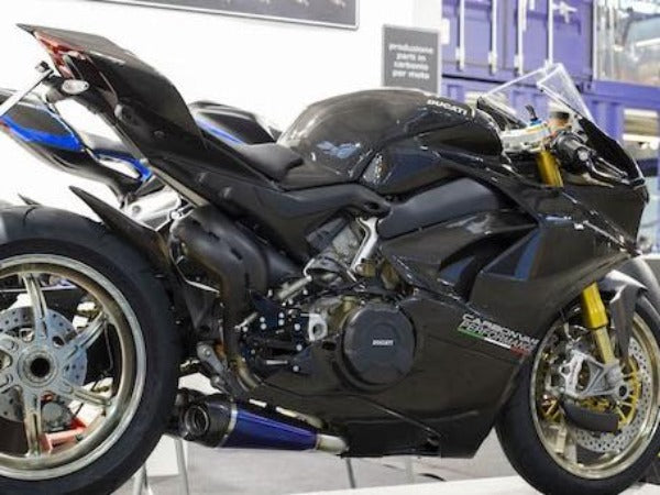 CARBONVANI Ducati Panigale V4 / V4S (18/19) Full Carbon Fairing Set (road version; 8 pcs)