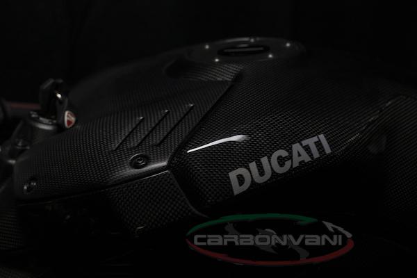 CARBONVANI Ducati Panigale V4 (18/21) Carbon Tank Battery Cover (DP version)