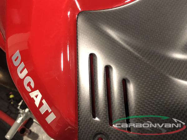 CARBONVANI Ducati Panigale V4 (18/21) Carbon Tank Battery Cover (DP version)