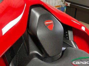 CARBONVANI Ducati Panigale V4 (2018+) Carbon Tail (street version; red)